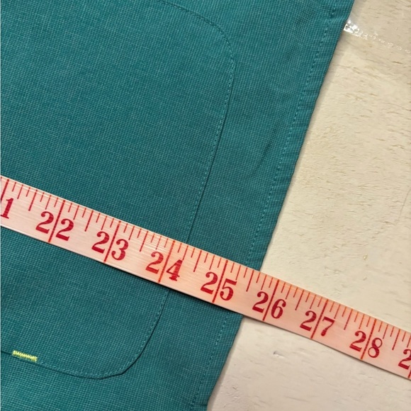 Figs Environmentally Awesome Collection Size Medium Green Scrub Top - Picture 5 of 8